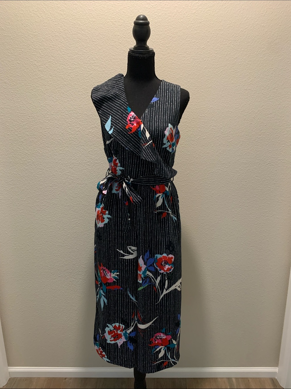 Apt. 9 Black & White Floral Jumpsuit (Size 4)